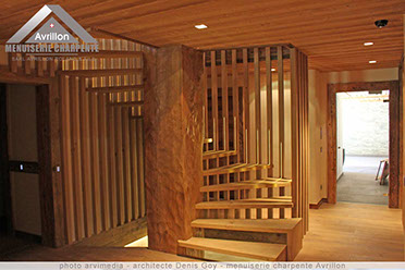 escalier en bois construction de chalet entreprise Avrillon
