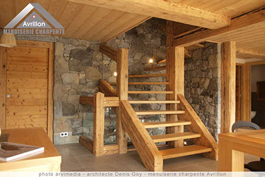 Entreprise Avrillon La Clusaz Haute Savoie fabricant d'escalier en bois pour intérieur de chalet montagnard